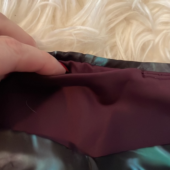 Burgundy Galaxy Print Active Capris - Picture 6 of 8